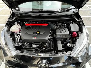 Toyota Yaris รถแฮทช์แบคแบบแฮนด์ซ้ายขวารถมือสอง2020มือสองแบบไฮบริดรุ่นพรีเมี่ยมสีดำ - Product Image 5