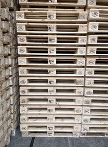 Paletas de madera EPAL de alta calidad, madera duradera de alta resistencia para máxima capacidad de carga y uso a largo plazo en logística y almacenamiento - Product Image 2