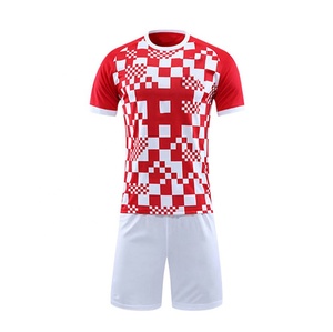 Maillots de football personnalisés de haute qualité, ensemble de tenue de football, imprimé par transfert thermique, 100% polyester, col en V, respirant, léger, manches courtes - Product Image 1