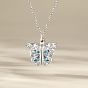 Collier personnalisé en argent sterling Jeulia avec pendentif cœur papillon ouvrable - Product Image 6