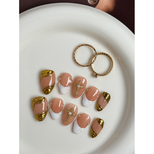 Uñas Postizas Golden Silk Wave con Diseño Elegante y Lujoso que Agrega Glamour a tus Dedos - Product Image 3