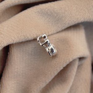 Pendentif Anniversaire de Luxe en Moissanite Ronde Sertie de Griffes pour Femme, Bijou en Argent Sterling 925, Expédition le Jour Même - Product Image 3