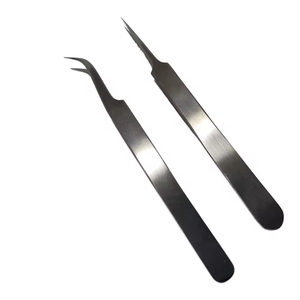 Multi-purpose beauty <b>tweezers</b> ideal for shaping brows, removing <b>blackheads</b>, and other detailed grooming tasks. - Product Image 2