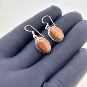 Venta al por mayor Original S925 plata esterlina Natural Sunstone piedra preciosa forma ovalada bisel ajuste gota pendientes joyería fina para las mujeres - Product Image 1