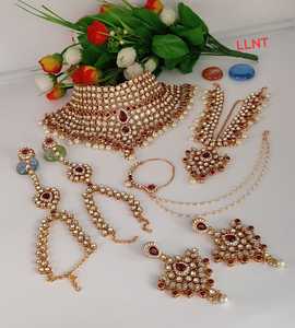 Conjunto de Joyería Nupcial Antigua de Diseño con Collar y Maang Tikka para Niñas y Mujeres - Product Image 4