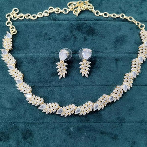 Collar Étnico Indio de Última Moda, Chapado en Oro Antiguo con Circonita para Mujer, para Bodas - Conjuntos de Joyería al por Mayor - Product Image 1