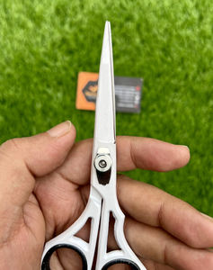 Tijeras profesionales de peluquero de acero inoxidable de alta calidad para peluquería recta con características de seguridad de punta de hoja afilada - Product Image 5