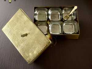 กล่องทองเหลืองมาซาลาทำด้วยมือแบบดั้งเดิมทำเองหรูหราและทนทานสำหรับการจัดเก็บสมุนไพรและเครื่องเทศเพื่อการขายที่สมบูรณ์แบบ - Product Image 5