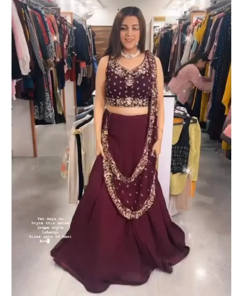 Vêtements ethniques indiens Bollywood Style Designer Georgette Matériel Lehenga choli avec de beaux travaux de broderie et de pierre Choli