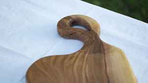 เขียงไม้เนื้อแข็งทำมือ ปี 2026 พร้อมหูหิ้ว ทำจากไม้ธรรมชาติ ปลอดภัยสำหรับอาหาร ทนทาน ใช้สำหรับหั่นและเสิร์ฟ - Product Image 3