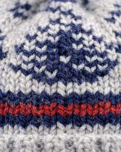 Gorro de Invierno Personalizado de Punto Gris con Estampado, Pompón, Puño Acanalado, Mezcla de Lana Acrílica Cálida, Fabricante Mayorista Personalizado - Product Image 5