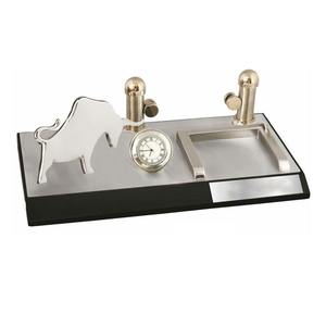 Figurine de taureau en argent poli de qualité supérieure pour bureaux de direction ou décor de bureau d'entreprise disponible pour l'approvisionnement en gros - Product Image 2