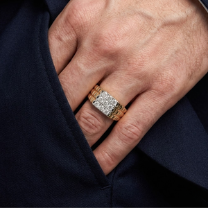 Bague Chevalière Homme en Or Jaune Massif 18 carats avec Diamants Naturels Véritables, Bande Massif à Trois Rangs Pavés, Bijou de Luxe Raffiné - Product Image 2