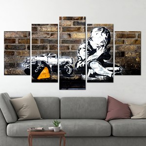 Lienzo Impreso - Diseño de Graffiti 'Niño Rezando' de Banksy, SET DE 5 CANVASES SORTEADOS - Product Image 1