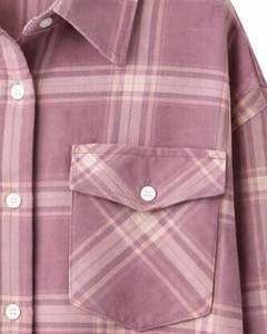Chemise Tunique Femme Oversize à Carreaux Boutonnée Rose Mauve Manches Longues Décontractée en Flanelle Douce avec Poches Automne Hiver Vente en Gros - Product Image 6