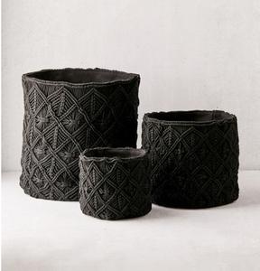 Panier de rangement en macramé fabriqué à la main qui apporte à la fois fonctionnalité et élégance à votre organisation domestique - Product Image 2