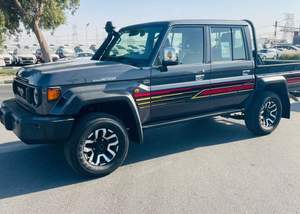 Toyota Land Cruiser Pick Up LC79 DOUBLE CABINE 70e ANNIVERSAIRE 4.0 AUTOMATIQUE - Product Image 2