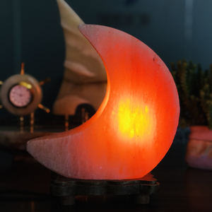 Lampe de sel de l'Himalaya en forme de lune avec logo personnalisé, mini lampe en cristal de roche portable USB - Product Image 2
