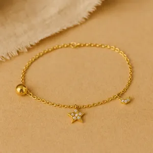 Pulsera con Dijes de Estrella, Luna y Sol - Product Image 3