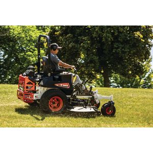 En Stock, cortacésped Bobcat modelo Z1000 2024 con plataforma de corte y recogedor de césped en excelentes condiciones de funcionamiento - Product Image 1