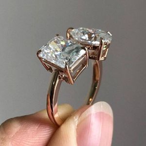 Bague de fiançailles Toi et Moi RITZIN en or rose avec diamant de laboratoire taille poire et taille radiant pour femme - Product Image 4