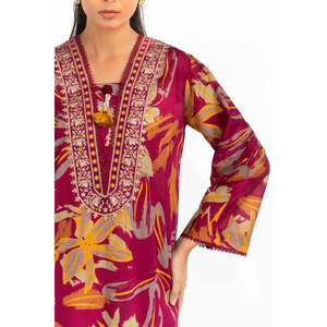 IUSTKSD-2228 Traje Casual de Verano con Estampado Floral y Bordado, Conjunto de 3 Piezas - Product Image 4