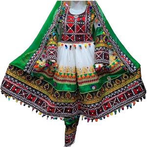 Robes de mariée traditionnelles pour femmes avec décoration de pièces de monnaie au tarif de gros en belle couleur et dessins et couleurs personnalisés - Product Image 6