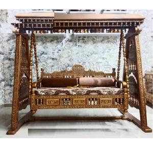 Columpio interior Maharaja tradicional pulido dorado antiguo Madera de teca de calidad premium tallada a mano con estilo moderno Comprar columpio para el hogar - Product Image 1