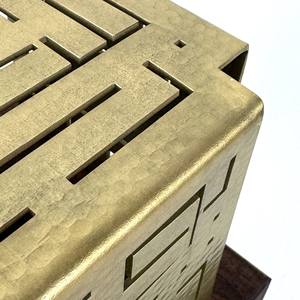 Quemador de Incienso Metálico Yaqeeni, Diseño Martillado con Corte Láser y Base Cuadrada de Madera, Quemador de Bakhoor Árabe Premium, Gran Venta - Product Image 3