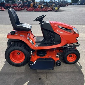 Nuevo Cortacésped Kubota GR2120 con Motor de Gasolina, Tipo de Asiento, para Jardín, Granja y Caminos - Product Image 1