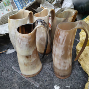 Taza de Cuerno de Animales Pulida de Alta Calidad, Ecológica, con Asa, Decoración Navideña, Material Orgánico - Product Image 1