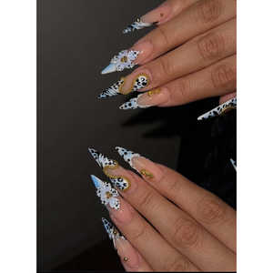 Decoración de Uñas con Diseño de Selva Dorada, Elegantes Calcomanías de Uñas con Temática de Selva - Product Image 1