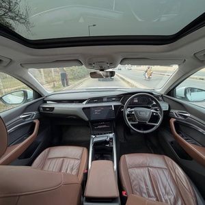Excellent rapport qualité-prix : Audi e-tron 50 quattro Dual-Motor AWD - Product Image 2