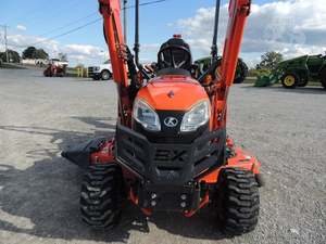 Mini Tractor Kubota BX1880 Compacto y Potente con Tracción en las 4 Ruedas para Pequeñas Granjas, Ahora Disponible a Precio de Mayoreo con Entrega Rápida - Product Image 3