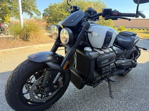 Triumph <span class=keywords><strong>Rocket</strong></span> <span class=keywords><strong>3</strong></span> <span class=keywords><strong>R</strong></span> Evel Knievel รุ่นลิมิเต็ดอิดิชั่น ปี 2026 ประสิทธิภาพยอดเยี่ยม รถมอเตอร์ไซค์ครุยเซอร์รุ่นใหม่ พร้อมจัดส่งทั่วโลก - Product Image 3