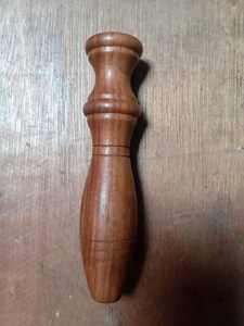 ด้ามจับไม้โรสวู้ดแกะสลักด้วยมือพร้อมของตกแต่งแขวนผนังสำหรับร้านขายเครื่องมืออุตสาหกรรมสั่งทำ - Product Image 2