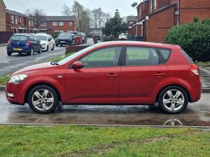 KIA CEED d'occasion 2011, conduite à gauche/droite - Product Image 2