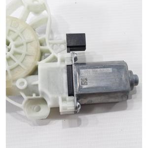 Moteur électrique de vitre avant droite MERCEDES Série GLA (H247) A0009065706 (20>) - Product Image 3