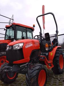 Tractor cortacésped Kubota B2601 4x4, tractores Kubota para agricultura, mini tractor de jardín en venta, compre ahora al mejor precio. - Product Image 4