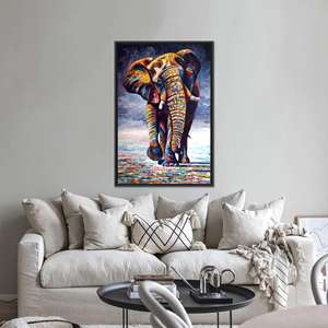 Lienzo Impreso: Diseño de Animales Africanos con Arte de Elefantes Coloridos, Lienzo con Marco NEGRO - Product Image 1