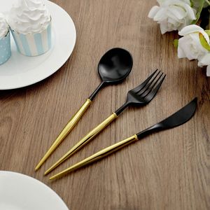 Ensemble de couverts en métal minimaliste offrant des lignes élégantes et simples, adapté aux maisons modernes, aux appartements, aux cuisines et aux salles à manger - Product Image 5