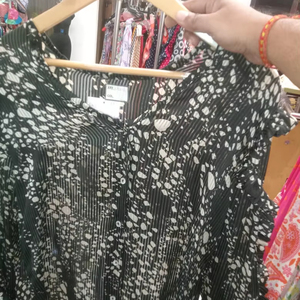 Wholesale Women <b>Black</b> & White Printed Blouse <b>Long</b> Sleeve Loose Fit Button-Down Shirt, Casual Office Daily Wear <b>Tops</b> Comfortable - Product Image 1