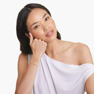 Pulsera de tenis de diamante cultivado en laboratorio de corte esmeralda de 6 pulgadas de calidad superior, joyería de moda de lujo elegante chapada en oro de 10K - Product Image 2