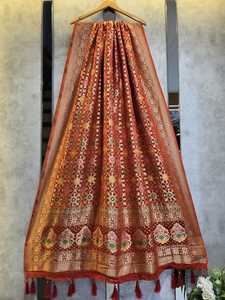 ผ้าคลุมไหล่พรีเมียม วิสโคสแท้ จอร์เจตต์ น้ำหนักเบา เหมาะสำหรับฤดูหนาว ดีไซน์พลิ้วไหว สไตล์ชาติพันธุ์ สำหรับผู้หญิง ใช้ในงานปาร์ตี้ งานแต่งงาน ขายส่ง รับผลิตตามแบบ (OEM) ส่งออก - Product Image 2