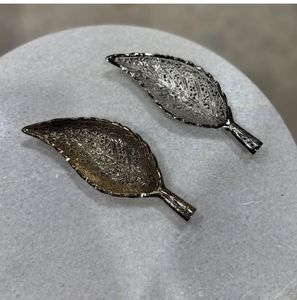 Vente en gros de 100% écrous métalliques en aluminium de qualité alimentaire plateau de service rectangulaire en finition argentée pour plateaux décoratifs Diwali - Product Image 1