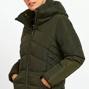 Nouvelle conception de doudoune pour femmes, rembourrage matelassé, longue veste d'hiver à capuche, veste d'hiver pour femmes avec logo personnalisé - Product Image 4