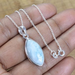 Colgante de Larimar Hecho a Mano, Plata de Ley 925, Joyería con Piedras Preciosas, Collar Elegante para Mujer, Regalo de Moda - Product Image 3