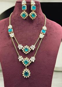 ชุดสร้อยคอเพชรโมอิสชุบทองมีสไตล์ชุดเครื่องประดับสำหรับงานแต่งงานของอินเดียสำหรับผู้หญิง - Product Image 2