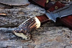 Couteau Bowie fait à la main avec lame en acier damas et gaine en cuir Support OEM personnalisable pour le camping. - Product Image 6