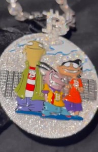 จี้พระเยซูแบบกลุ่มการ์ตูนเคลือบทองคำขาวคุณภาพสูง ประดับเพชรโมอิสซาไนต์ VVS เคลือบอีนาเมล ได้รับการรับรองจาก GRA เครื่องประดับฮิปฮอป - Product Image 2